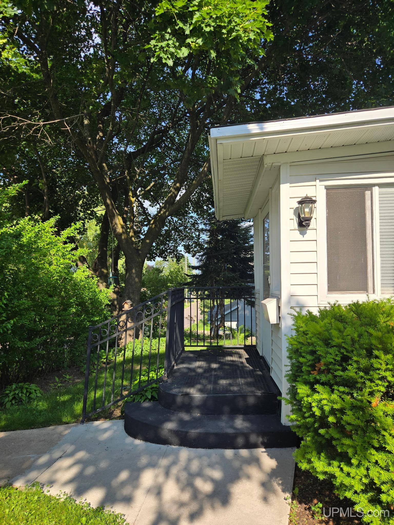 423 West Hampton Street Marquette, MI 49855 - Photo 7 of 99