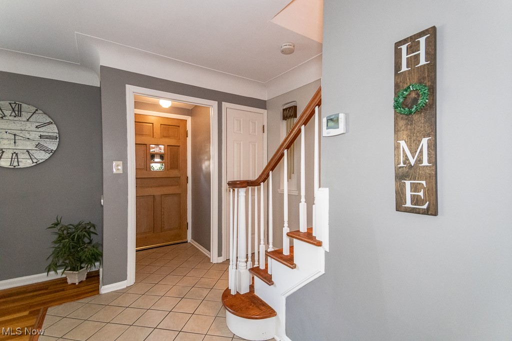 4896 Westbourne Road Cleveland, OH 44124 - Photo 5 of 39 Gallery Image 5