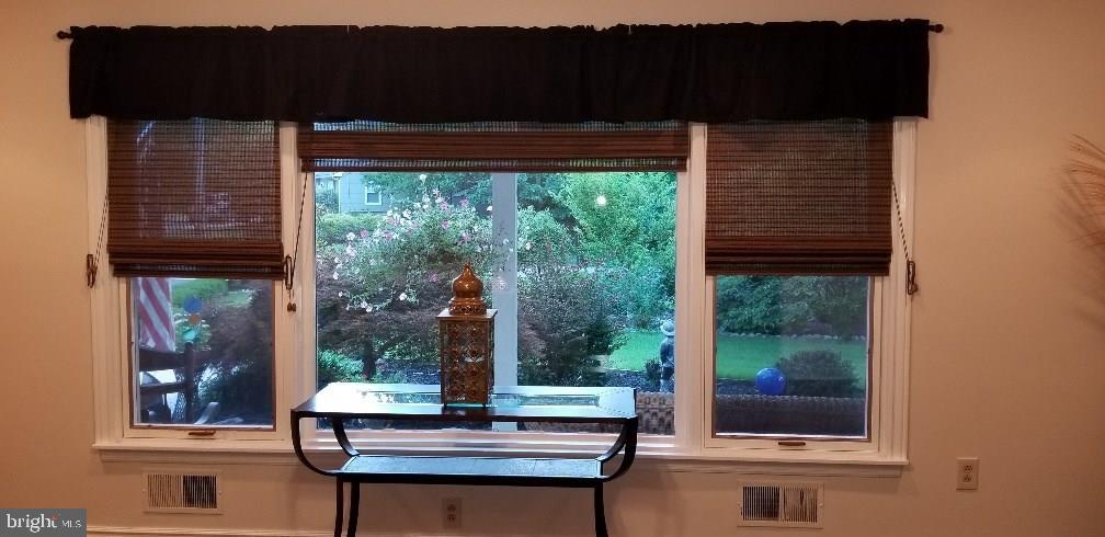 130 Oxycocus Road Manahawkin, NJ 08050 - Photo 10 of 53 Gallery Image 10