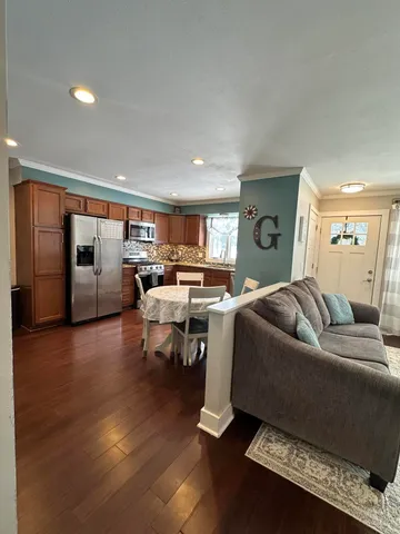 $384,888 | W196N16501 Hawthorn Drive, Jackson, WI 53037