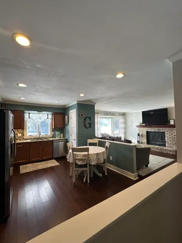 $384,888 | W196N16501 Hawthorn Drive, Jackson, WI 53037