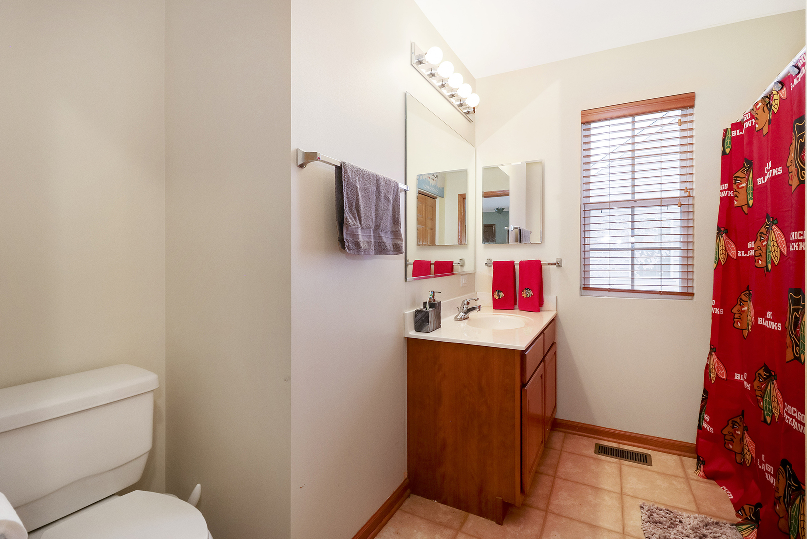 428 Cardinal Lane Bolingbrook, IL 60490 - Photo 28 of 36 a utility room with dryer and washer