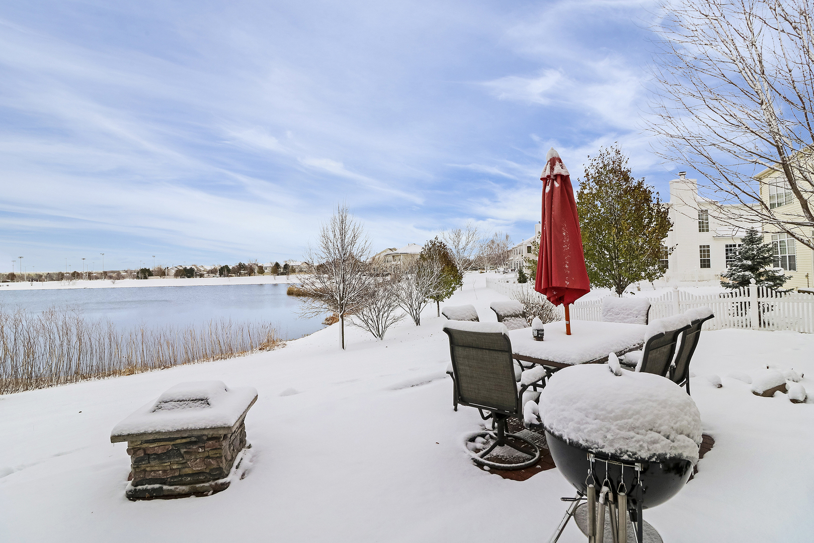 428 Cardinal Lane Bolingbrook, IL 60490 - Photo 5 of 36 a view of a terrace with sitting area