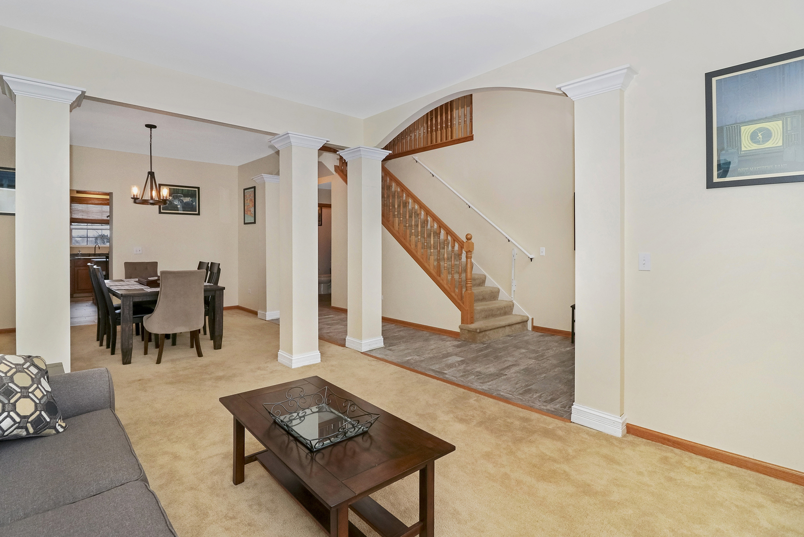 428 Cardinal Lane Bolingbrook, IL 60490 - Photo 7 of 36 a living room with furniture