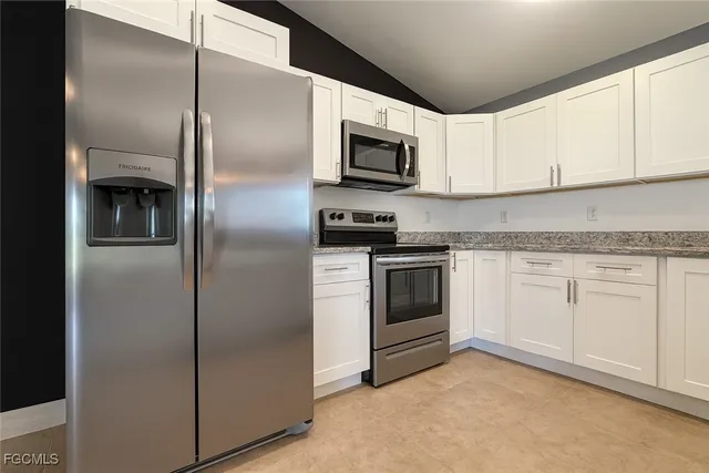 $1,945 | 2948 Southwest 6th Avenue, Cape Coral, FL 33914