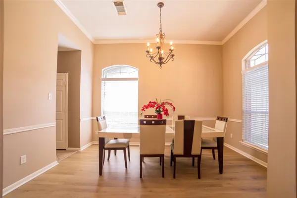 $2,600 | 10035 Magnolia Way, Houston, TX 77070