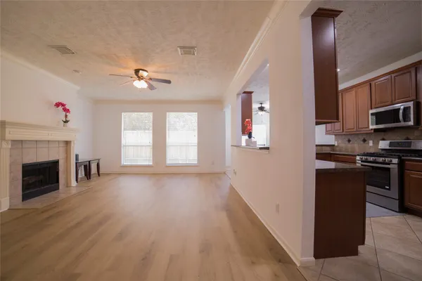$2,600 | 10035 Magnolia Way, Houston, TX 77070