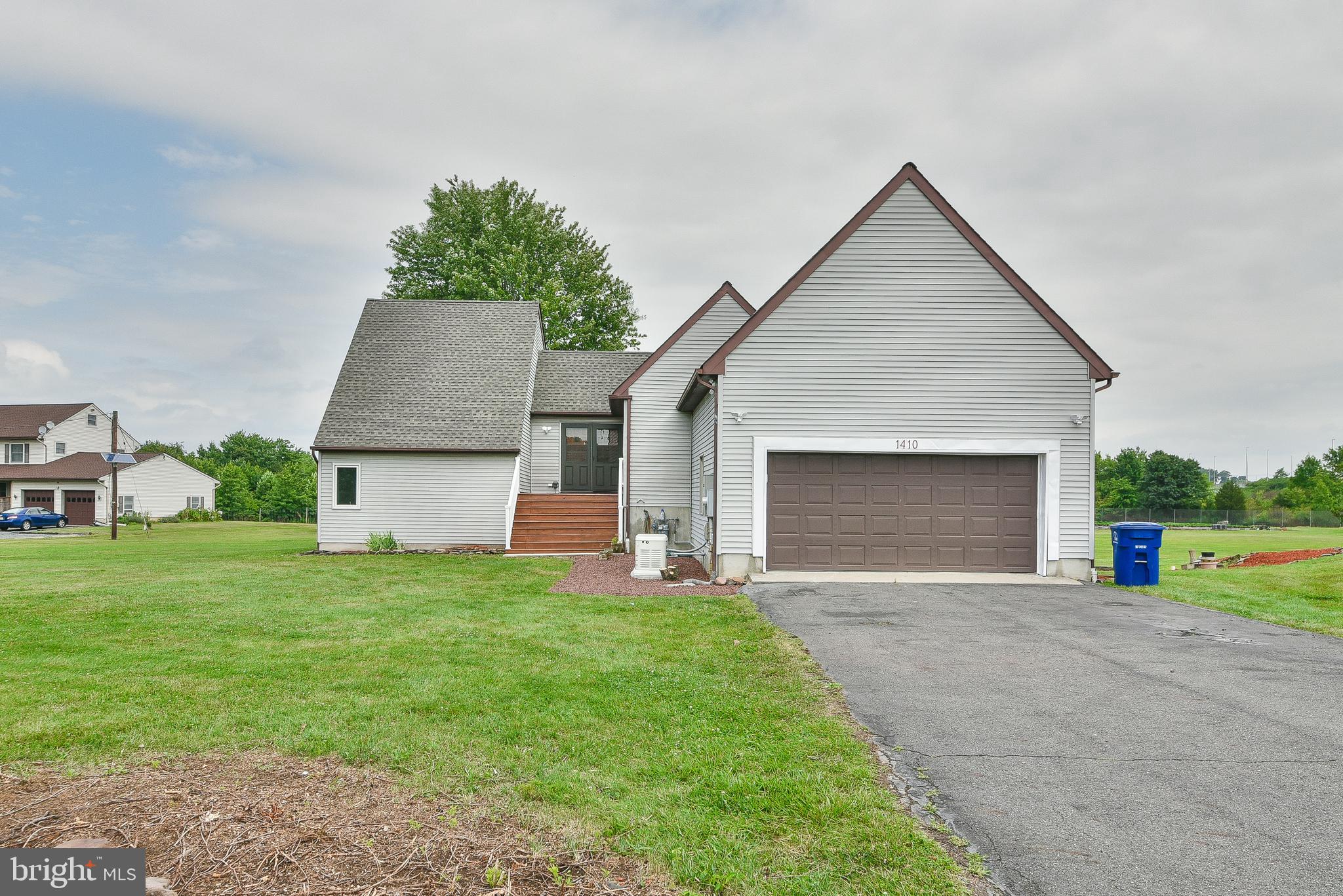 1410 Hedding Road Columbus, NJ 08022 - Photo 2 of 38