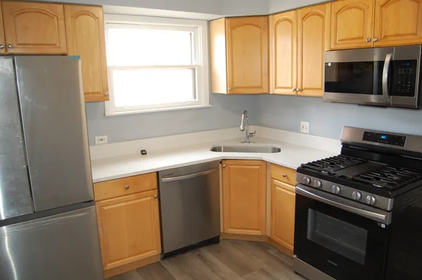 $2,690 | 430 South Monterey Avenue, Villa Park, IL 60181