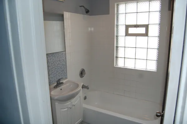 $2,690 | 430 South Monterey Avenue, Villa Park, IL 60181