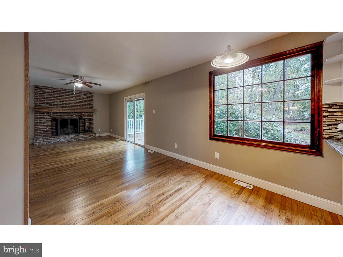 5 Mountain Run Road Medford, NJ 08055 - Photo 10 of 22 Living Room