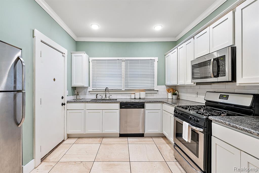 1683 Edison Street Detroit, MI 48206 - Photo 29 of 85 Gallery Image 29