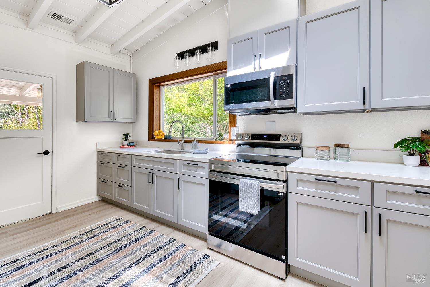 15715 Drake Road Guerneville, CA 95446 - Photo 11 of 46