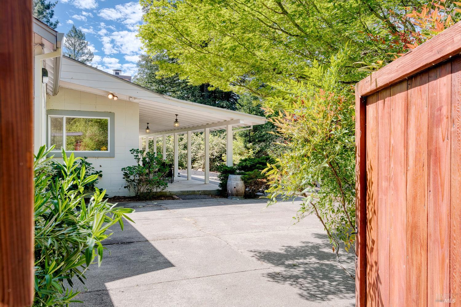 15715 Drake Road Guerneville, CA 95446 - Photo 3 of 46