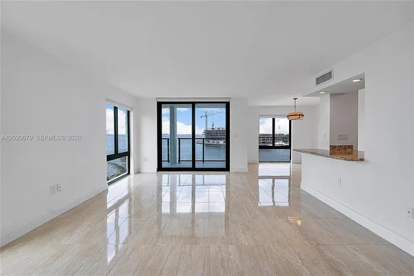 $4,950 | 1600 South Bayshore Lane, Unit 6A, Miami, FL 33133