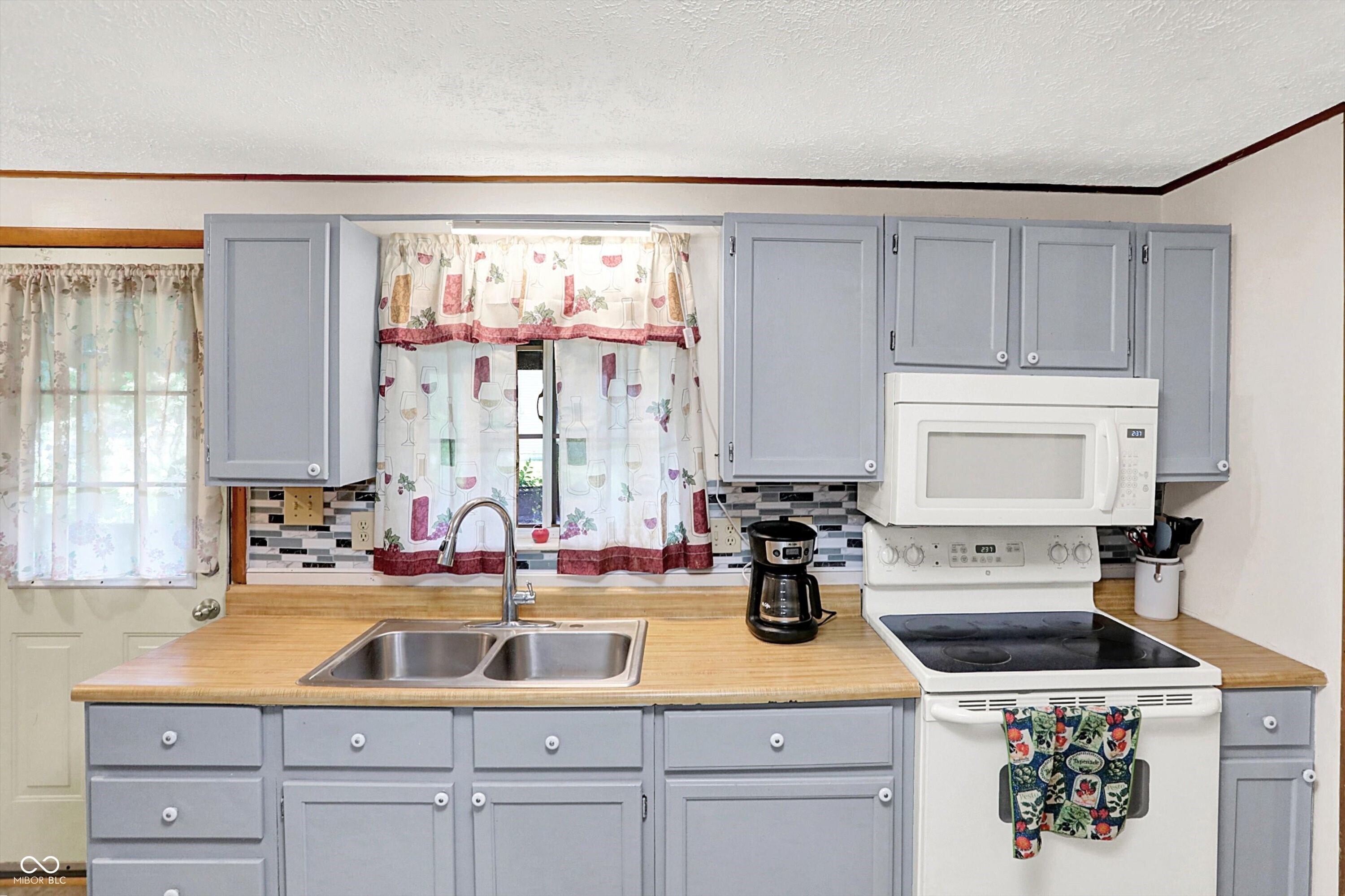 1104 Commission Road Greenwood, IN 46142 - Photo 11 of 31 Gallery Image 11