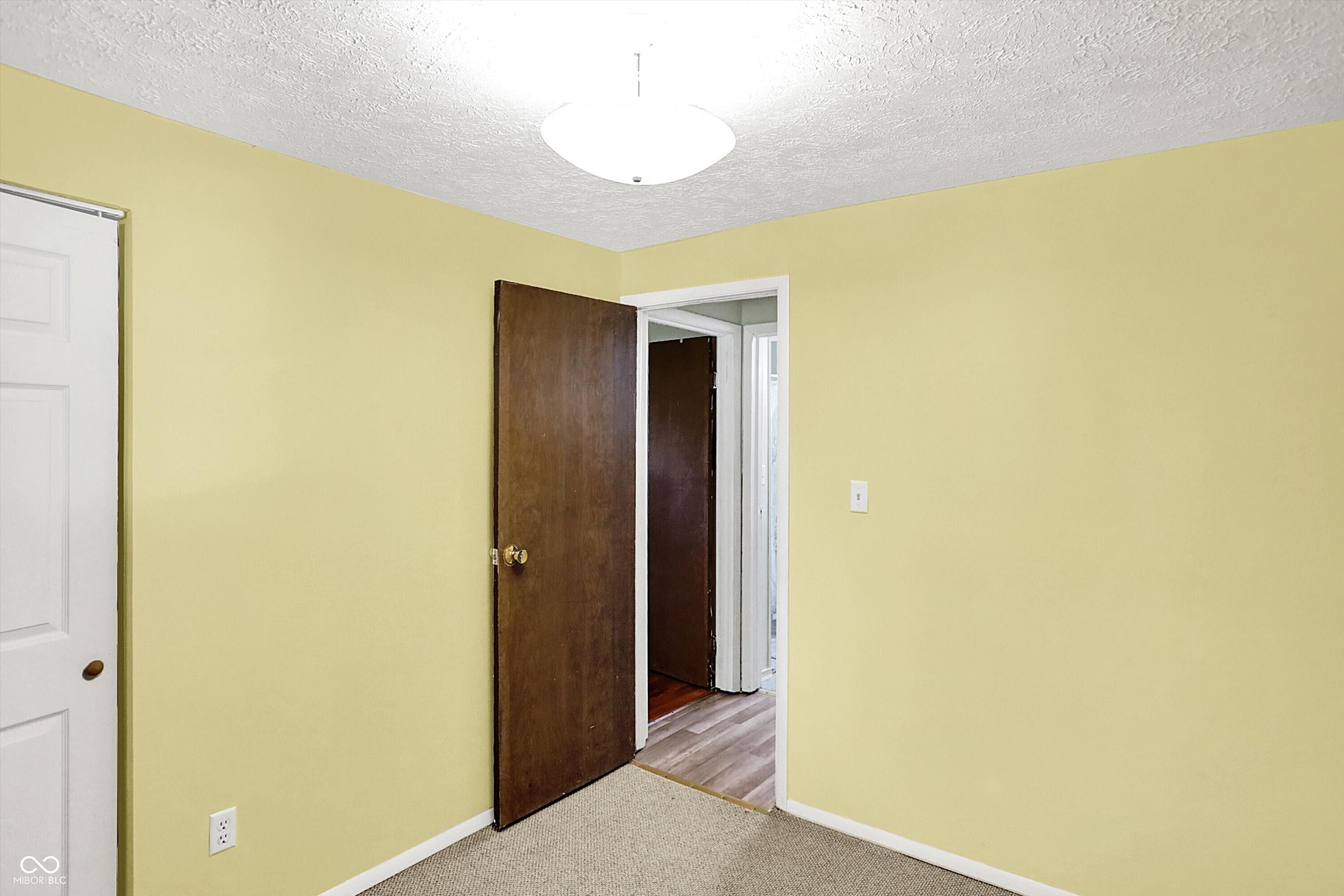 1104 Commission Road Greenwood, IN 46142 - Photo 21 of 31 Gallery Image 21