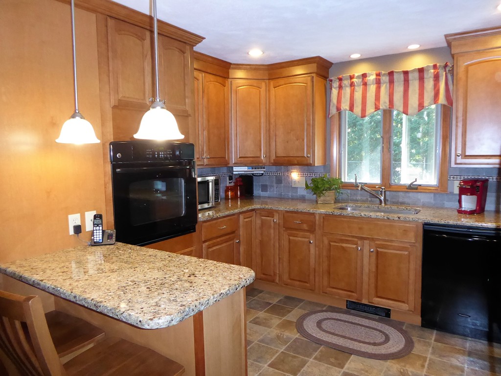 2 Hawthorne Road Wilbraham, MA 01095 - Photo 11 of 30