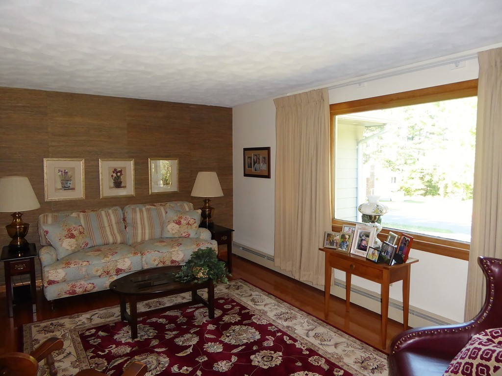 2 Hawthorne Road Wilbraham, MA 01095 - Photo 3 of 30
