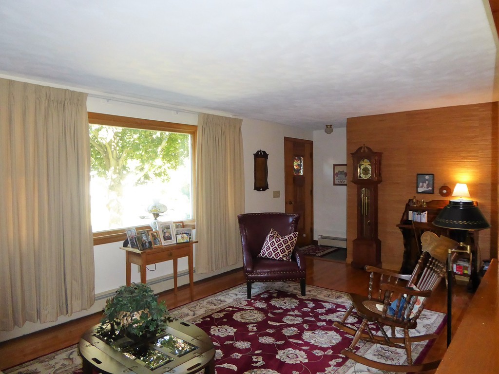 2 Hawthorne Road Wilbraham, MA 01095 - Photo 4 of 30