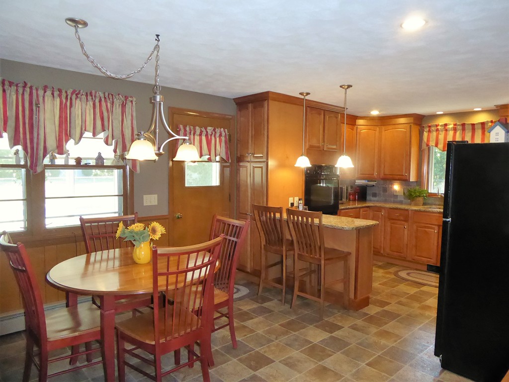 2 Hawthorne Road Wilbraham, MA 01095 - Photo 10 of 30