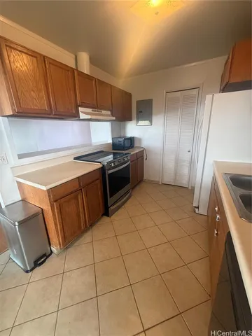 $3,000 | 98-533 Kamahao Place, Unit 38, Pearl City, HI 96782