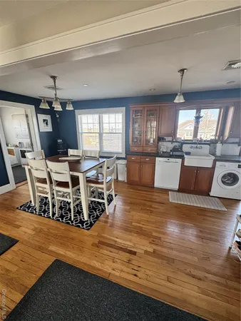 $3,700 | 102 Florida Street, Long Beach, NY 11561