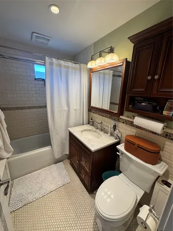 $3,700 | 102 Florida Street, Long Beach, NY 11561