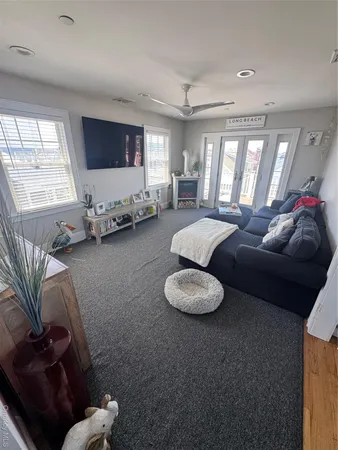 $3,700 | 102 Florida Street, Long Beach, NY 11561