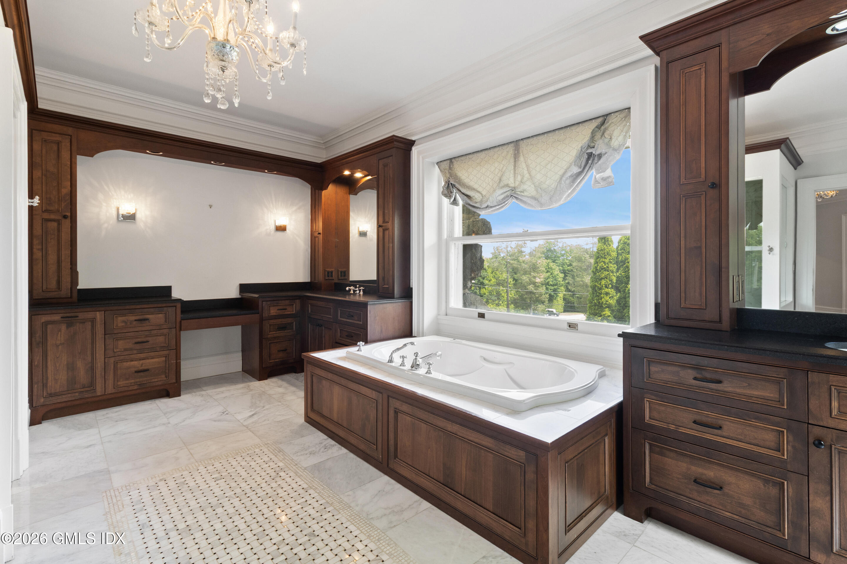 432 Field Point Road Greenwich, CT 06830 - Photo 32 of 49 Primary Bath