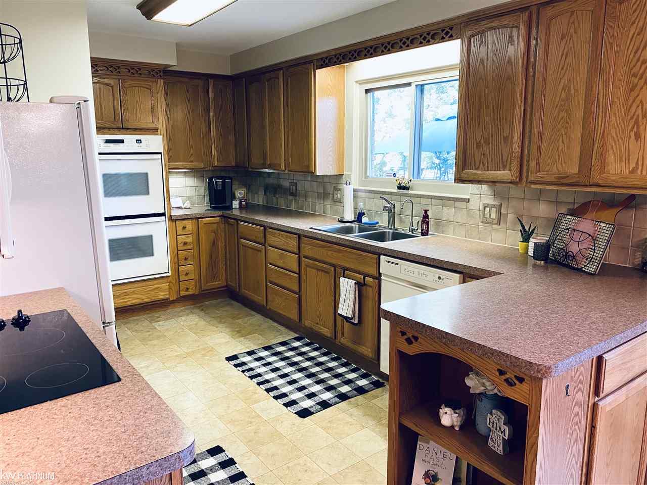 56600 Omo Road Macomb, MI 48042 - Photo 41 of 67 50022846-40.JPG