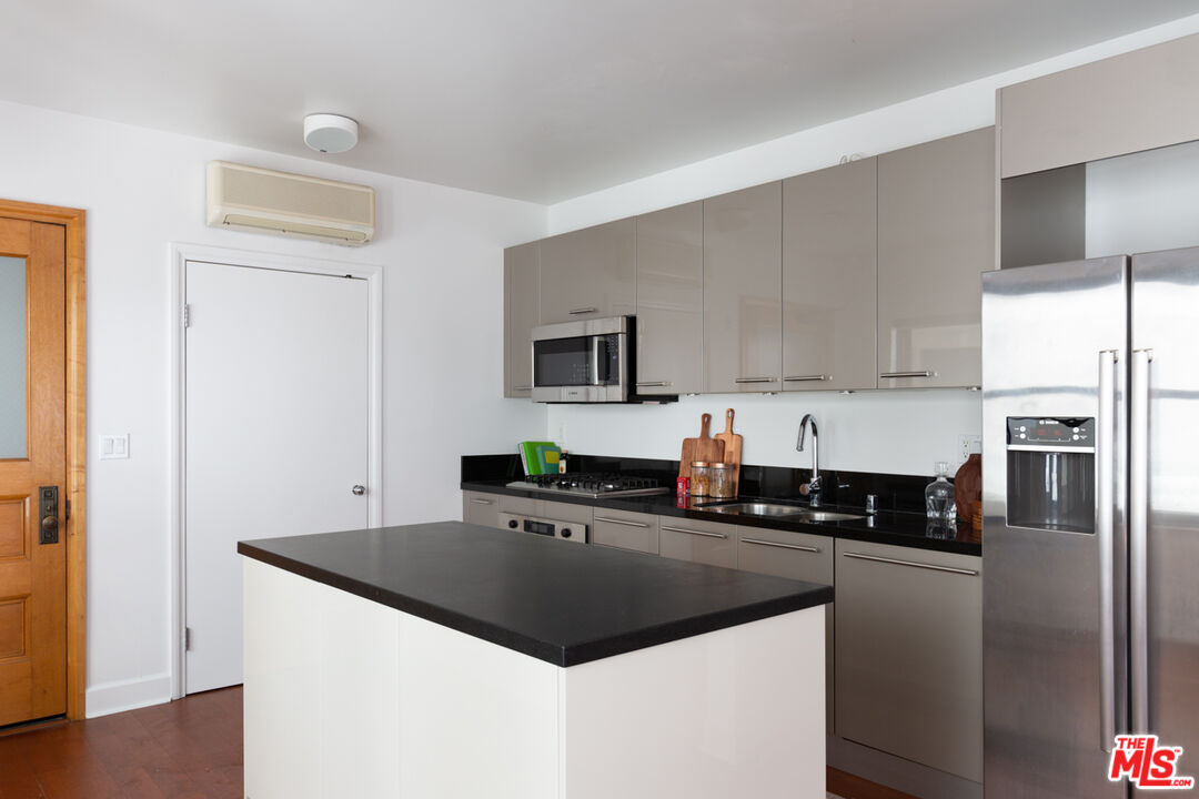 416 South Spring Street, Unit 809 Los Angeles, CA 90013 - Photo 18 of 39 Gallery Image 18