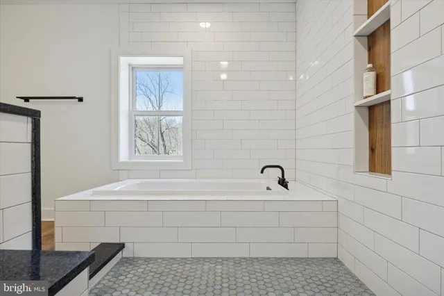 $1,100,000 | 1720 Highway 313, Perkasie, PA 18944