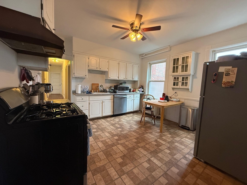 98 Cypress Street, Unit 2 Brookline, MA 02445 - Photo 5 of 15