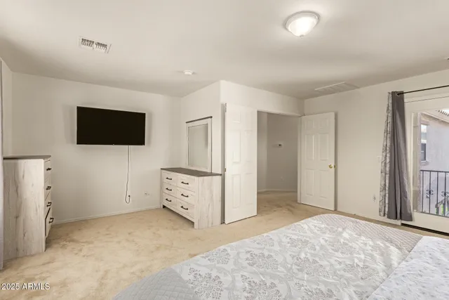 a view of a livingroom with furniture