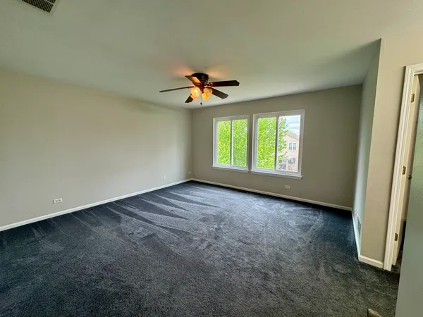 $3,200 | 871 Taralon Trail, Lake In The Hills, IL 60156