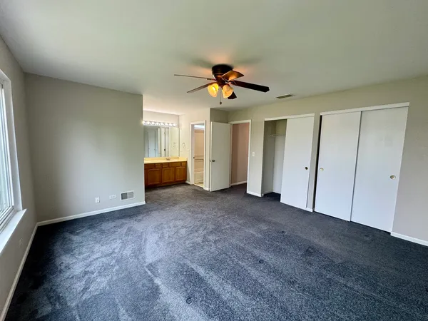 $3,200 | 871 Taralon Trail, Lake In The Hills, IL 60156