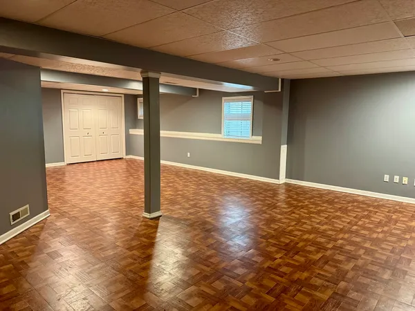 $3,200 | 871 Taralon Trail, Lake In The Hills, IL 60156