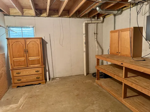 $3,200 | 871 Taralon Trail, Lake In The Hills, IL 60156