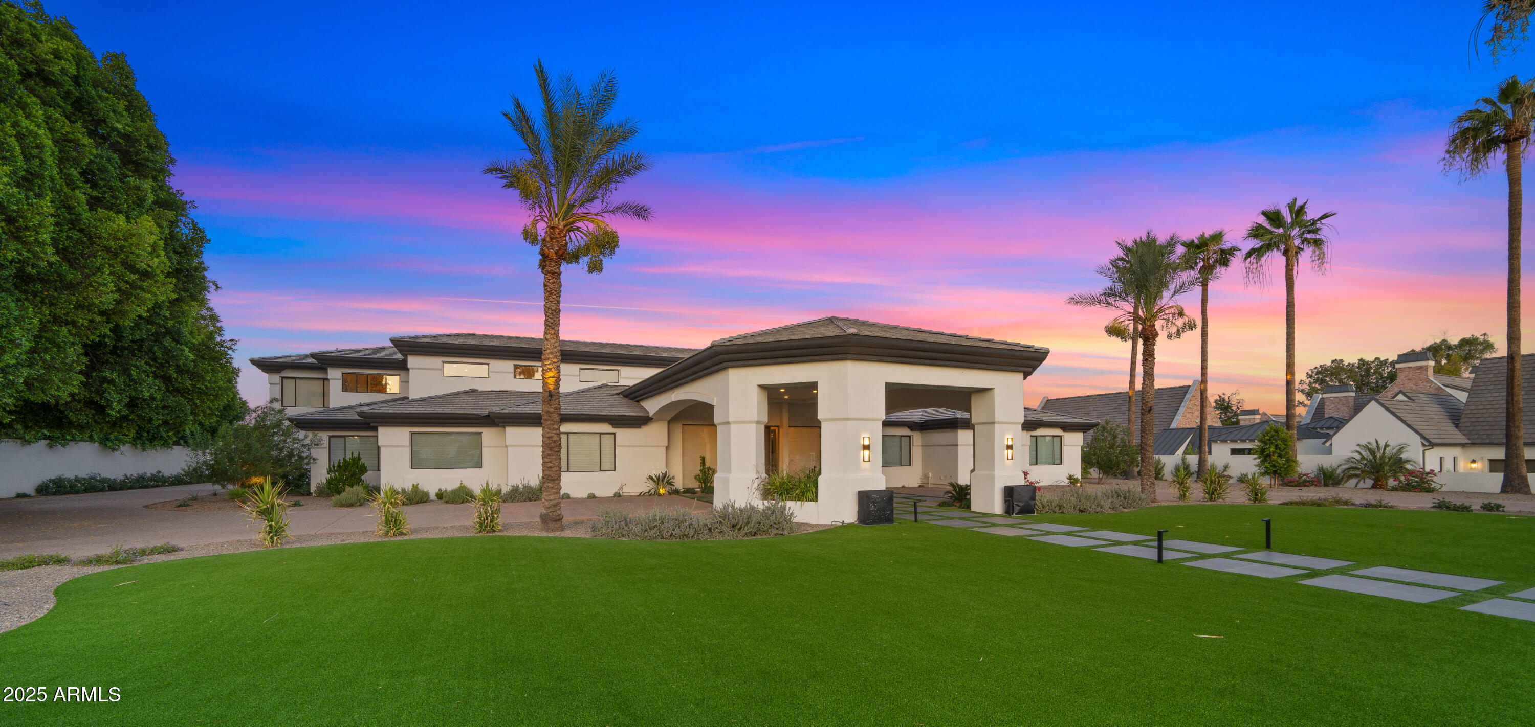 4425 North Arcadia Lane Phoenix, AZ 85018 - Photo 127 of 138 a front view of a house with a yard