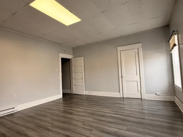 $900 | 211 5th Street, Ellwood City, PA 16117