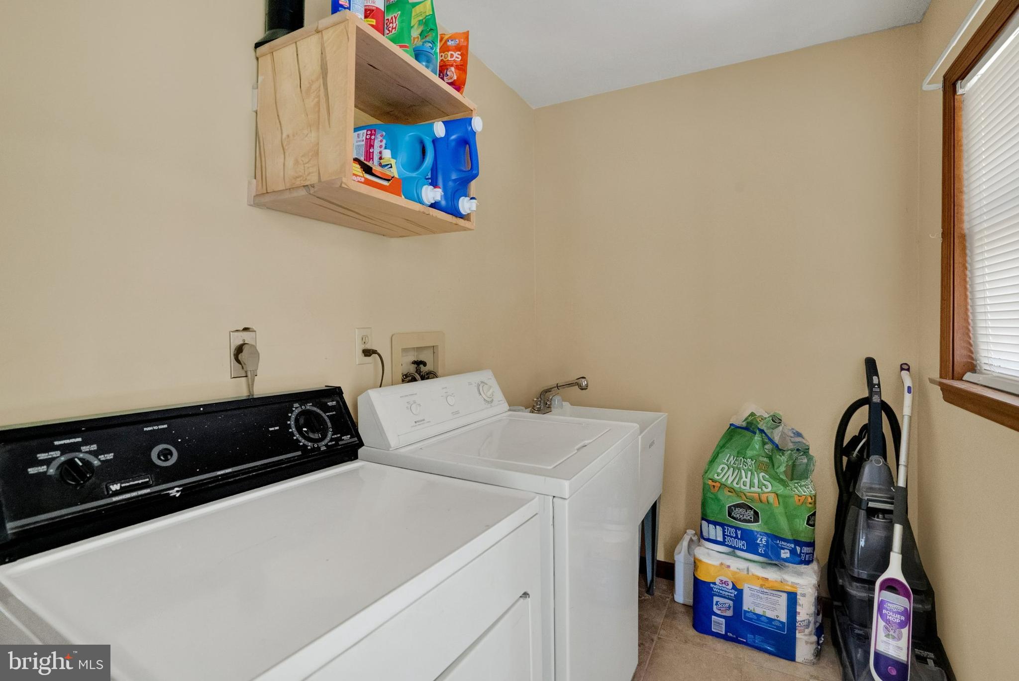 619 Calco Avenue Sinking Spring, PA 19608 - Photo 15 of 22 laundry