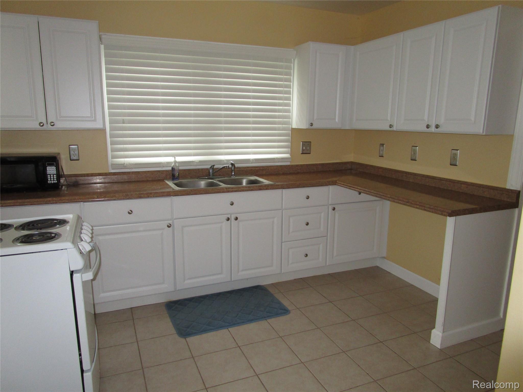 5109 Reymont Road Waterford, MI 48327 - Photo 19 of 28 IMG_8887.JPG