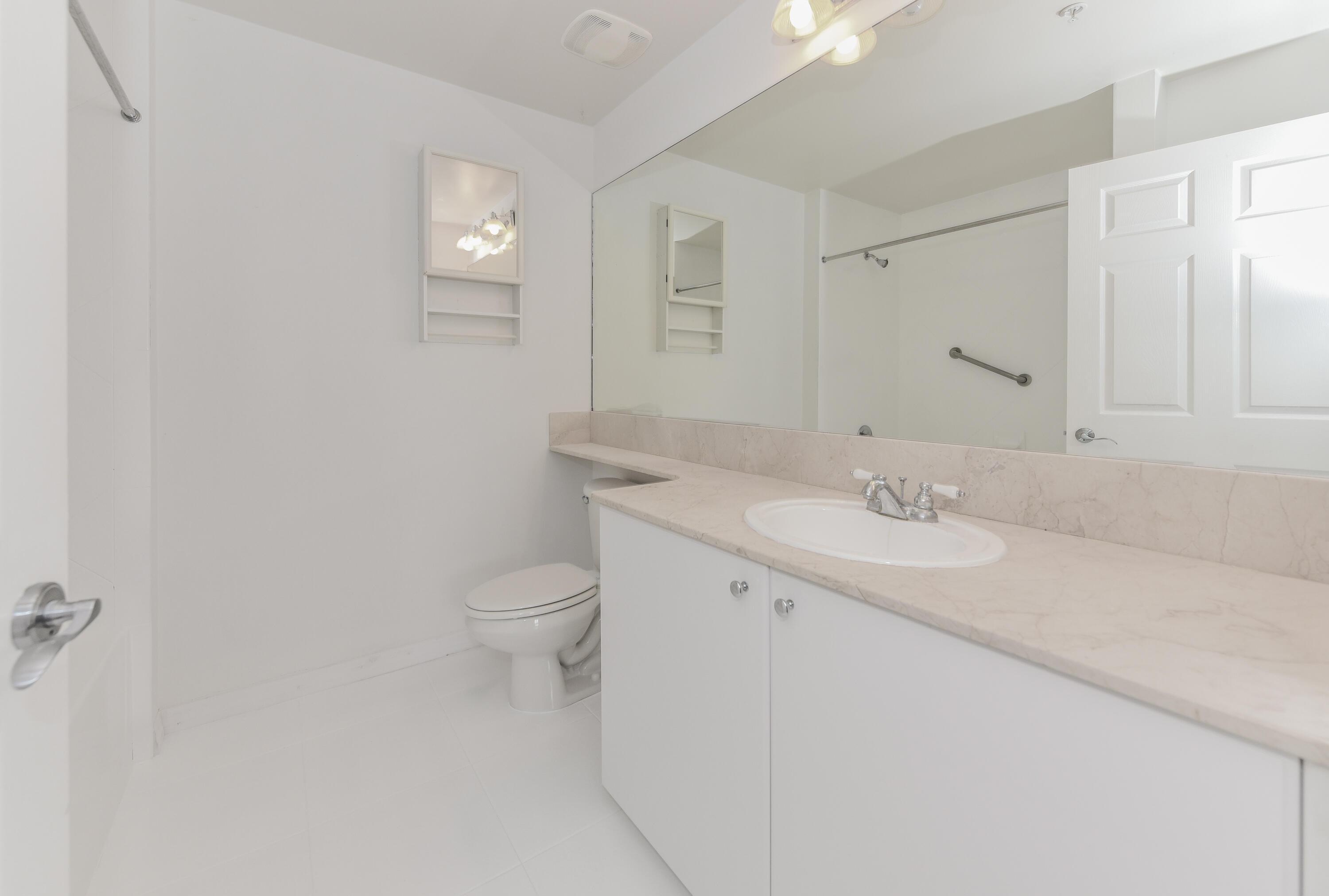 233 South Federal Highway, Unit 325 Boca Raton, FL 33432 - Photo 20 of 48 233 S Federal Hwy_#325_Denine Mckerchie_