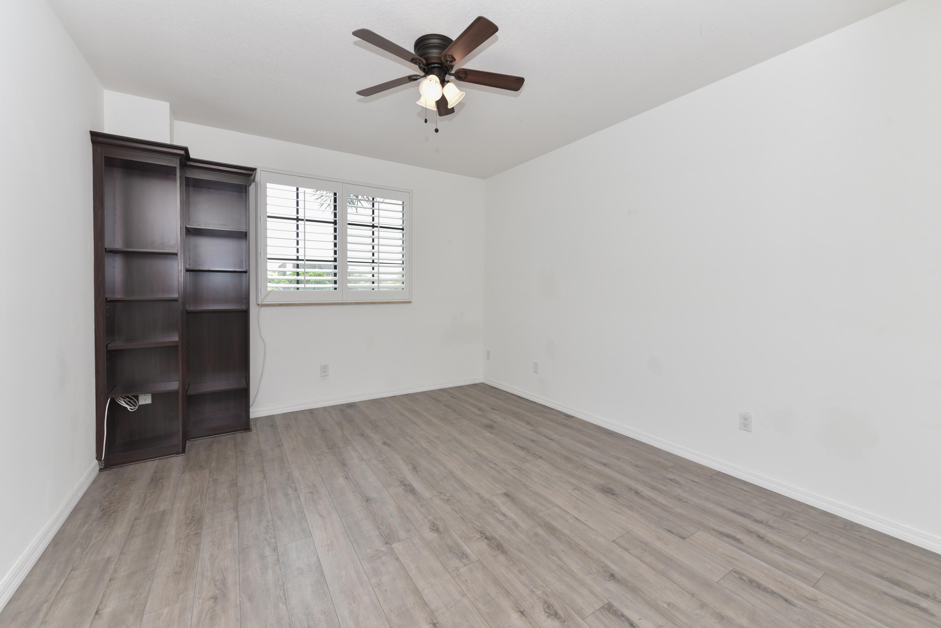 233 South Federal Highway, Unit 325 Boca Raton, FL 33432 - Photo 22 of 48 233 S Federal Hwy_#325_Denine Mckerchie_
