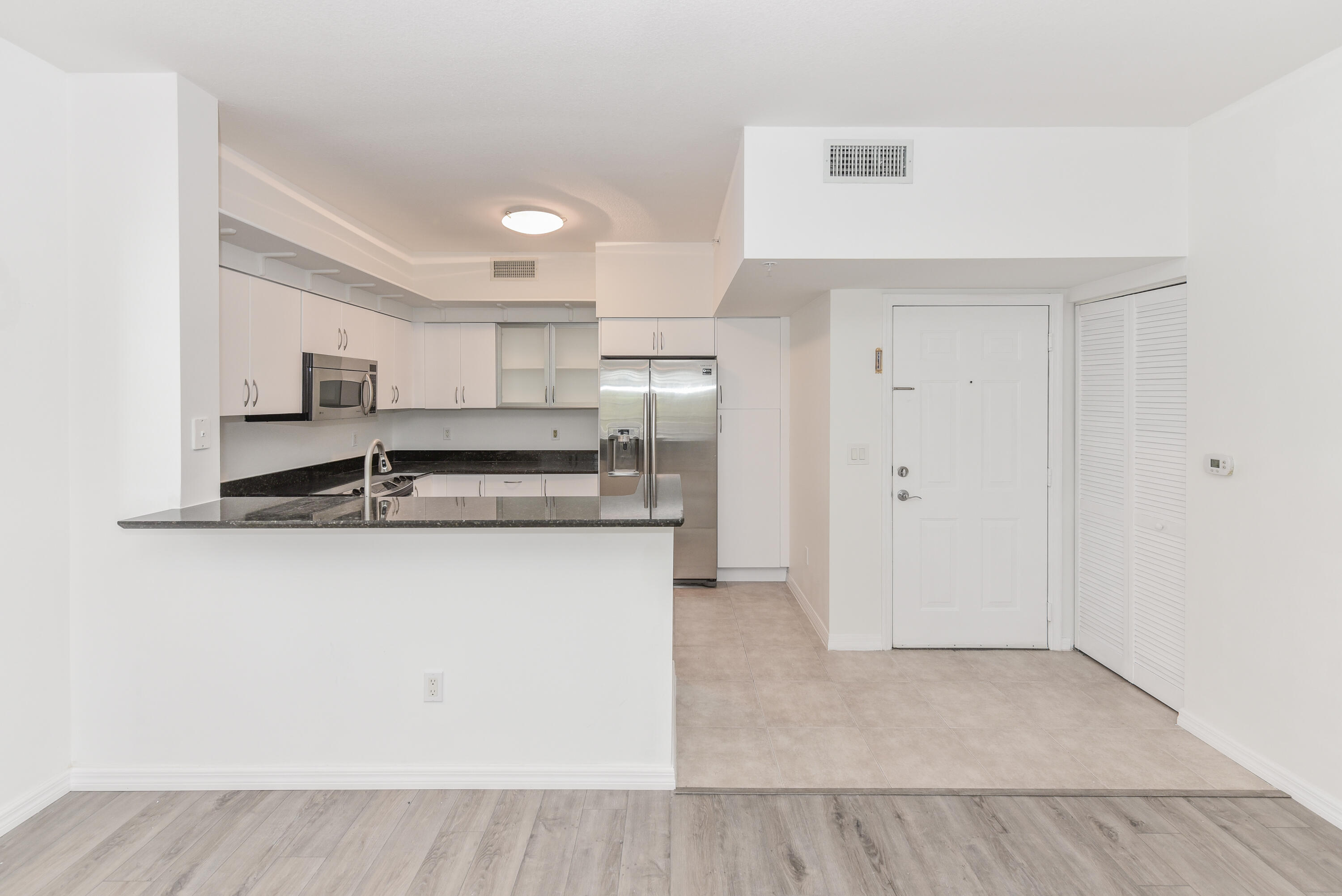 233 South Federal Highway, Unit 325 Boca Raton, FL 33432 - Photo 8 of 48 233 S Federal Hwy_#325_Denine Mckerchie_