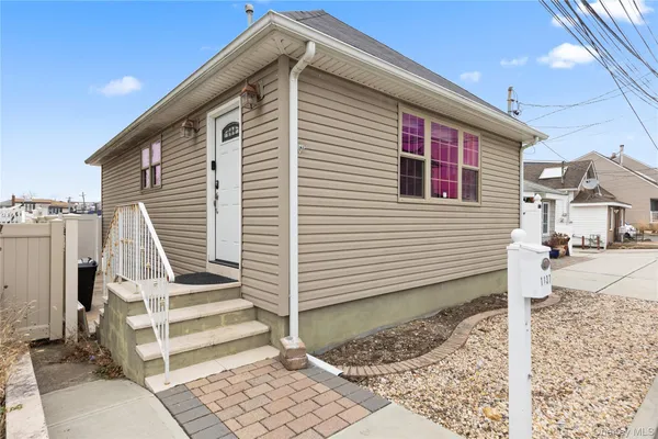 $515,000 | 1137 Washington Place, Baldwin, NY 11510
