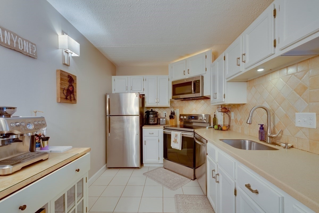 289 Elm Street, Unit 34B Medford, MA 02155 - Photo 4 of 29