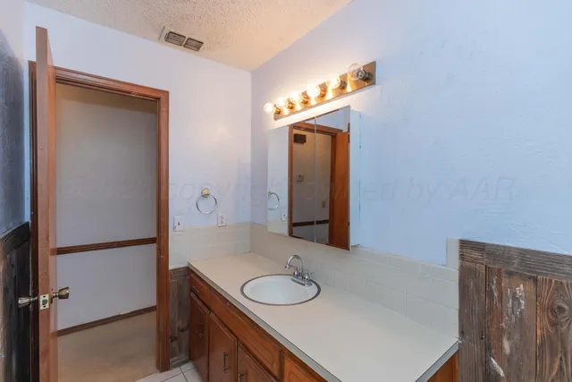 en empty room with a window