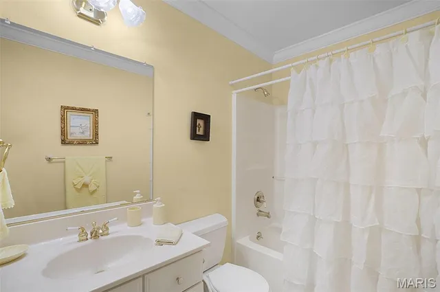 $1,150,000 | 848 Golden Meadows Drive, Defiance, MO 63341